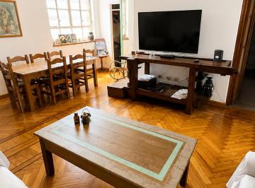 PH de 6 ambientes, Barracas · PH Único en Barracas – 6 Ambientes, 4 Dorm., Quincho y Terraza