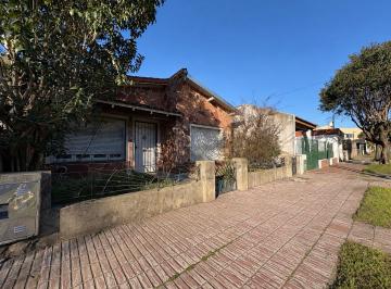 Casa · 121m² · 3 Ambientes · Casa en Venta 3 Amb C/galpón y Lavadero J. Marmol
