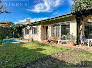 Casa · 204m² · 3 Dormitorios · 1 Cochera · Muy Linda Casa en Venta Ubicada en Las Lomas - Santa Rita.
