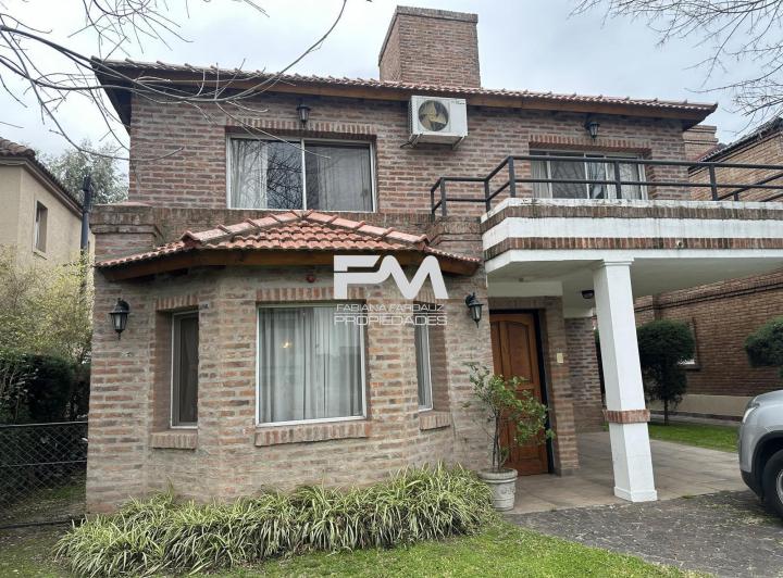 Casa · 150m² · 4 Ambientes · 2 Cocheras