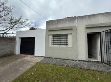 PH · 83m² · 3 Ambientes · 1 Cochera · PH en Ensenada
