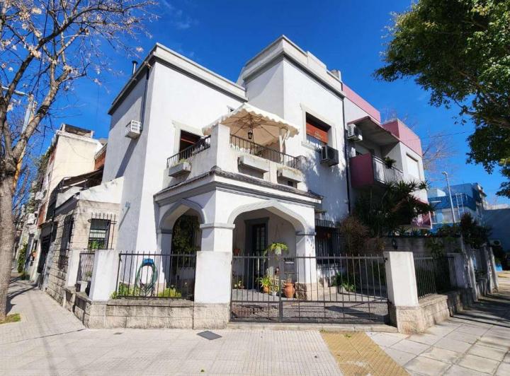 Casa · 131m² · 4 Ambientes · 1 Cochera