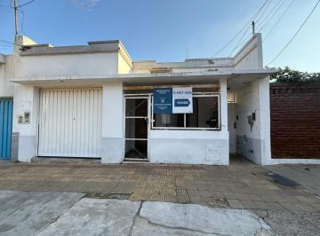 Casa · 274m² · 5 Ambientes · 1 Cochera · Casa en Venta de 5 Amb Apto Credito