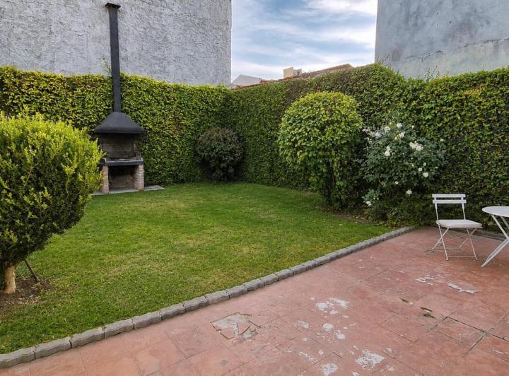 Casa · 155m² · 4 Ambientes · 2 Cocheras