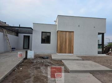 Casa · 140m² · 3 Ambientes · 2 Cocheras · Casa en Venta en Barrio Privado Yrigoyen Zona El Torreon