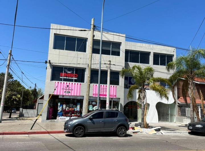 Local comercial · 50m² · 4 Ambientes
