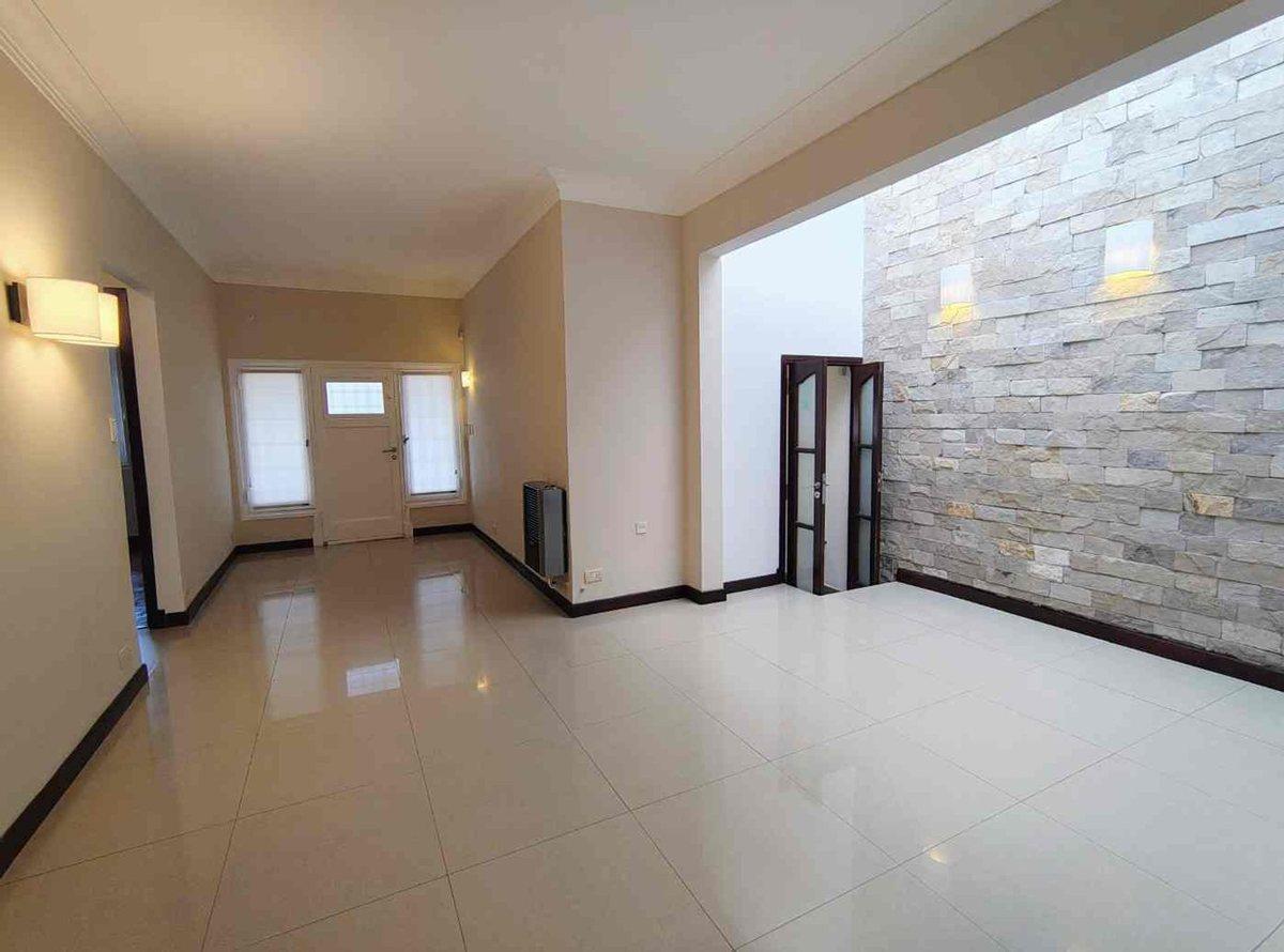 Casa 3 amb, 107m² con garage — Chauvín