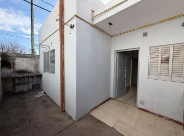 Casa · 140m² · 3 Ambientes · 1 Cochera · Casa en Alquiler Barrio Jardín 2 Dorm. Cochera