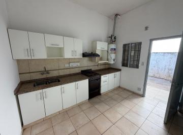 Casa · 140m² · 3 Ambientes · 1 Cochera · Casa en Alquiler Barrio Jardín 2 Dorm. Cochera