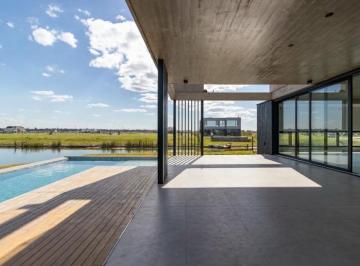 Casa · 340m² · 9 Ambientes · 2 Cocheras · Espectacular Casa Al Lago con Cuatro Dorm. en Suite en La Planta Alta