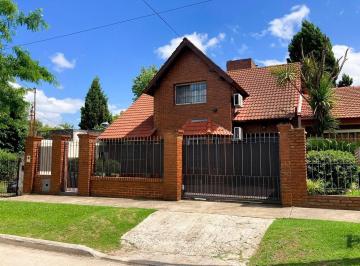 EQI-EQI-15_2 · Casa en Venta Monte Grande con Parque