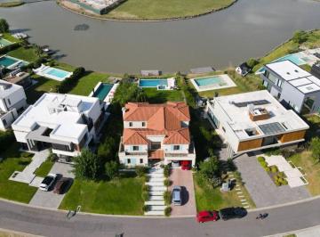 EQI-EQI-44_2 · Casa en Venta 5 Ambientes a La Laguna en Canning