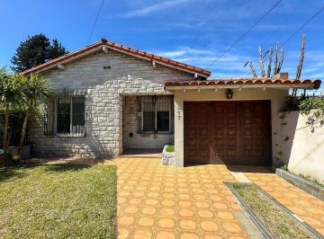 EQI-EQI-48_2 · Casa en Venta 5 Ambientes Monte Grande