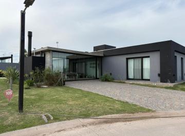 EQI-EQI-114_2 · Casa en Lares de Canning