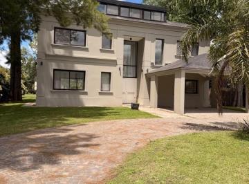 EQI-EQI-135_2 · Oportunidad Casa a La Venta en St Thomas Este