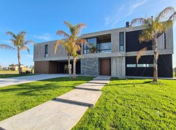 Casa · 270m² · 5 Ambientes · 2 Cocheras · Casa en Venta en Fincas de San Vicente a La Laguna