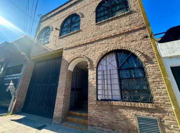Bodega-Galpón · 318m² · Alquiler Galpon Avellaneda Usos Multiples