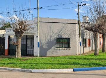 Casa · 84m² · 3 Ambientes · 2 Cocheras · Venta Casa a Refaccionar 2 Dorm. Parque - La Plata