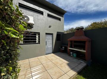 Casa de 2 ambientes, La Plata · Casa de 1 Dormitorio con Jardín en Alquiler