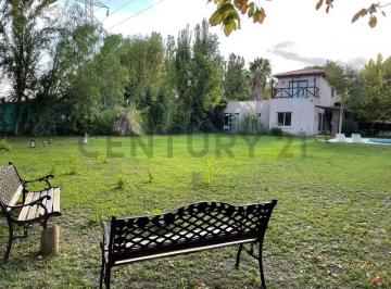 Casa · 296m² · 3 Dormitorios · 2 Cocheras · Casa en Venta - B° Huerto del Sol - La Puntilla