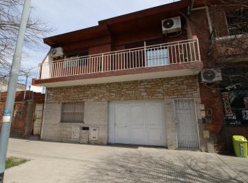 PH · 82m² · 4 Ambientes · PH 4 Ambientes con Patio en Venta - Villa Lugano