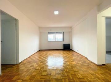 Departamento · 80m² · 4 Ambientes · Departamento en Flores