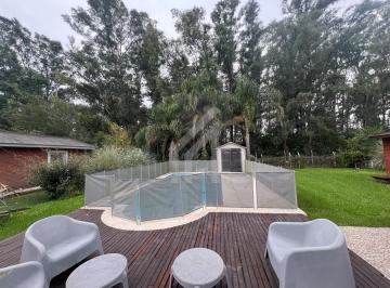 Casa · 200m² · 4 Ambientes · Casa en Alquiler en Boca Raton - Tres Dorm. - Quincho - Jardin - Pileta