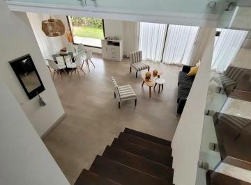 Casa · 176m² · 4 Ambientes · 2 Cocheras · Casa Housing en Venta, a Estrenar, Opción Una Planta