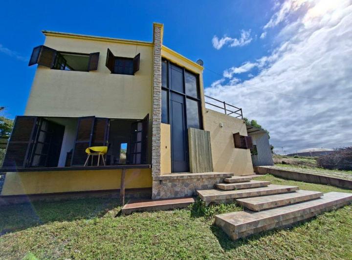 Casa · 219m² · 3 Ambientes · 1 Cochera