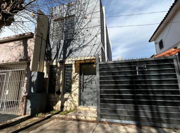 PH · 60m² · 3 Ambientes · 1 Cochera · Casa Tipo PH 3 Ambientes en Alquiler en Morón – Larrea Al 590