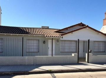 Casa · 171m² · 4 Ambientes · 1 Cochera · Importante Casa en La Mejor Zona de Ciudadjardin