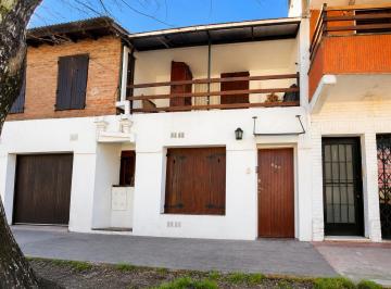 Casa · 99m² · 3 Ambientes · Muy Lindo PH en Zona Residencial!