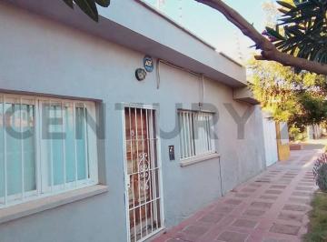Local comercial · 208m² · 7 Ambientes · Century 21 López Vende Casa en Luzuriaga, Maipú