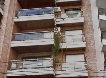 Departamento de 3 ambientes, Belgrano · Imponente 3 Ambientes con Cochera y Balcón! Vista Abierta! Muy Luminoso!