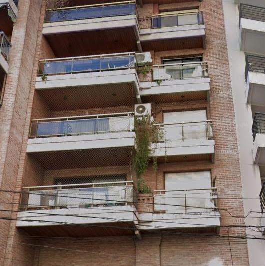 Imponente 3 Ambientes con Cochera y Balcón! Vista Abierta! Muy Luminoso!