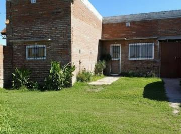 Casa · 105m² · 4 Ambientes · 1 Cochera · Casa de 2d y Cochera Apta a Crédito en Praderas 4