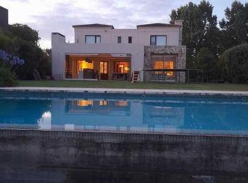 Casa · 280m² · 7 Ambientes · 1 Cochera · Casa Chalet en Alq. Temporario en Santa Barbara, Tigre, G. B. a. Zona Norte