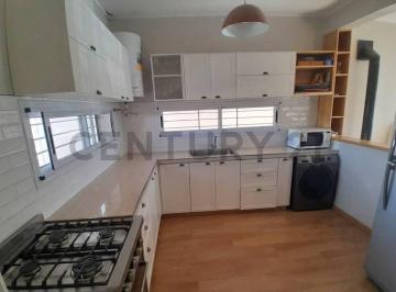 Casa · 100m² · 2 Dormitorios · 2 Cocheras · Venta de Casa en Sicardi