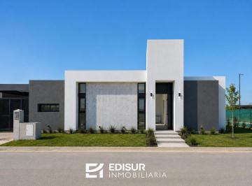 Casa · 121m² · 4 Ambientes · 2 Cocheras · Casa en Rincones de Manantiales