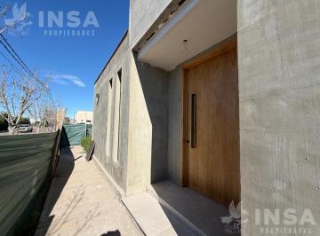 Casa · 182m² · 5 Ambientes · 1 Cochera · Casa en Venta en Barrio Gardens Lujan de Cuyo