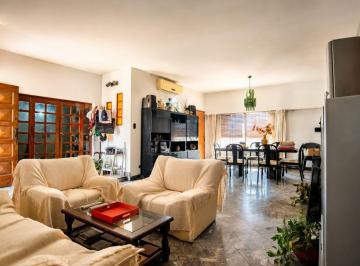 Casa · 266m² · 9 Ambientes · 1 Cochera · Venta Casa 9 Amb El Palomar Multifamiliar 3 Casas