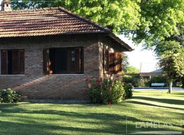 Casa · 280m² · 5 Ambientes · 2 Cocheras · Casa en Venta 3 Dorm. – Country Carlos Pellegrini