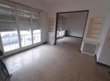 Casa · 160m² · 6 Ambientes · 1 Cochera · Alquilo Casa de 2 Plantas