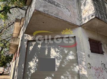 Bodega-Galpón · 275m² · 6 Ambientes · Venta Galpón 140 m² en Ramos Mejia con 2 Departamentos de 3 Ambientes Cada Uno Sobre Lote de 11x25 m²