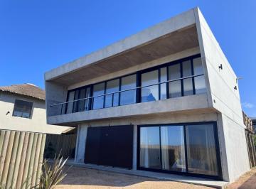 Casa · 10m² · 2 Ambientes · 2 Cocheras · Casa en La Juanita, José Ignacio – Vista Al Mar Desde La Planta Alta