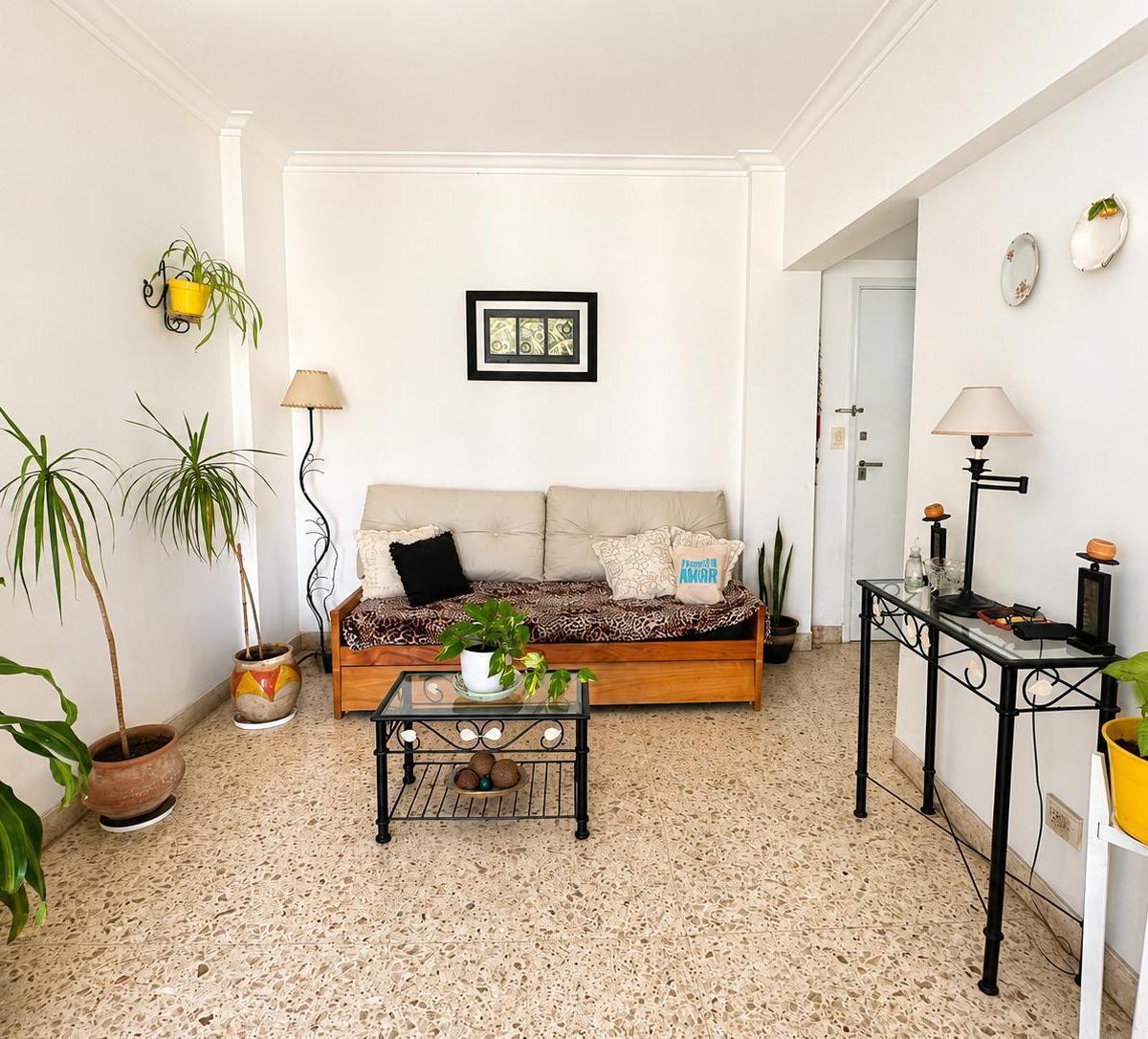Departamento 3 ambientes con excelente ubicación – Corrientes al 2100