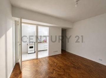 Departamento · 44m² · 2 Ambientes · 1 Cochera · Venta Departamento 2 Ambientes en Pleno Recoleta Opción Cochera en El Edificio Apto Crédito