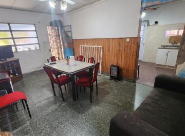 Casa · 106m² · 3 Ambientes · 2 Cocheras · Casa Dos Dorm. en Venta con Cochera Las Delicias