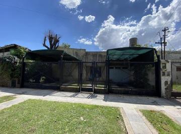 Casa · 220m² · 3 Ambientes · 1 Cochera · Casa Depósito en Venta en Adrogué, Almirante Brown, G. B. a. Zona Sur