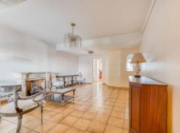 Casa · 138m² · 4 Ambientes · 1 Cochera · Casa en Venta en La Calabria, San Isidro